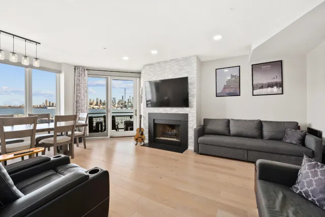 $4,000 | 600 Harbor Boulevard, Unit 965, Weehawken, NJ 07086