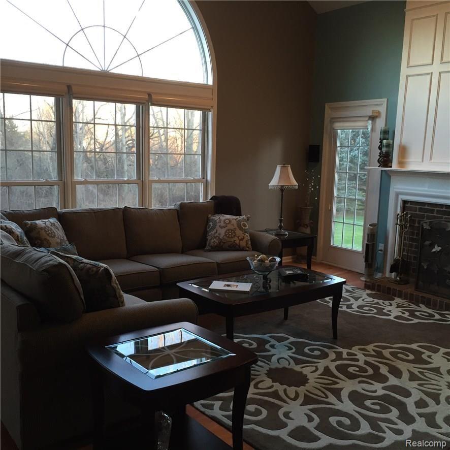 4605 Deer Springs Court Rochester, MI 48306 - Photo 4 of 14 IMG_1654.JPG