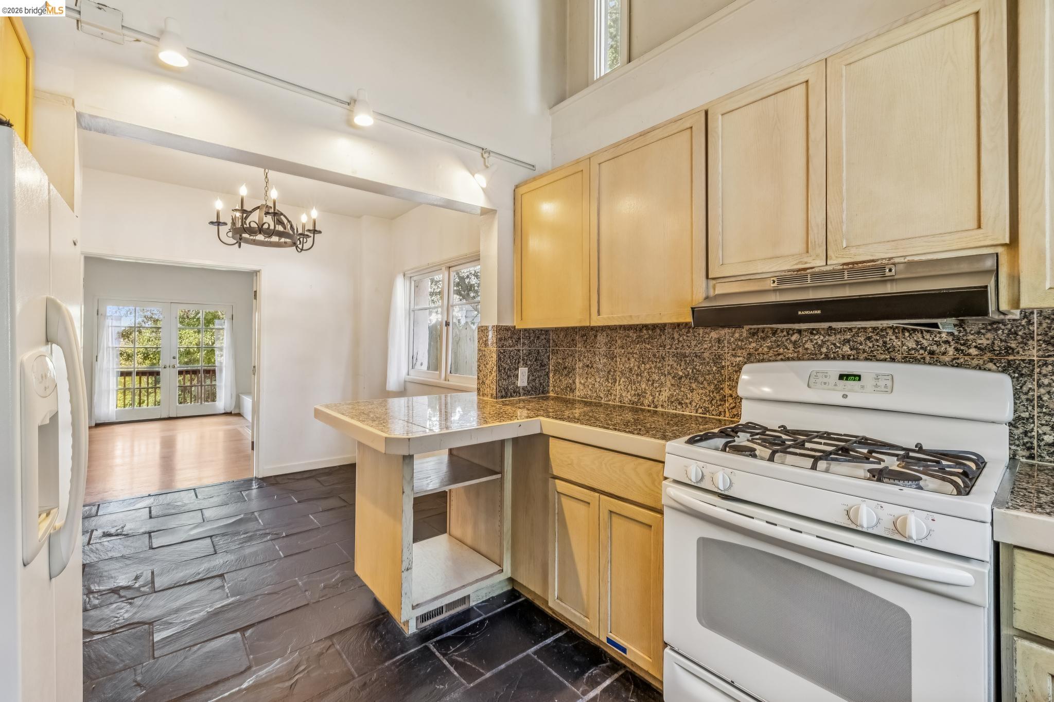 1466 Scenic Avenue Berkeley, CA 94708 - Photo 17 of 41 Gallery Image 17