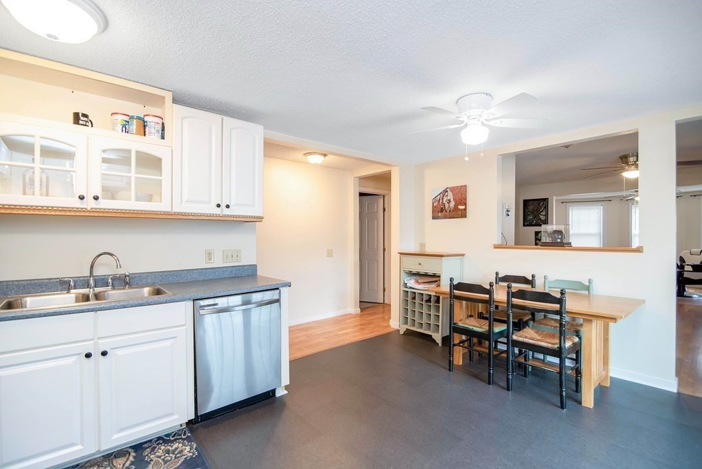 31-33 Geneva Street Springfield, MA 01151 - Photo 6 of 42 Gallery Image 6