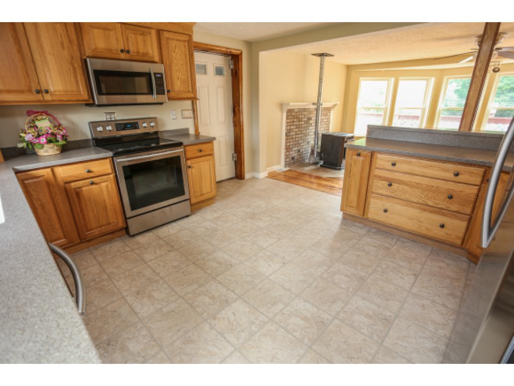 128 Back River Road Bedford, NH 03110 - Photo 19 of 31