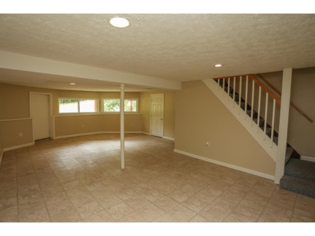 128 Back River Road Bedford, NH 03110 - Photo 25 of 31