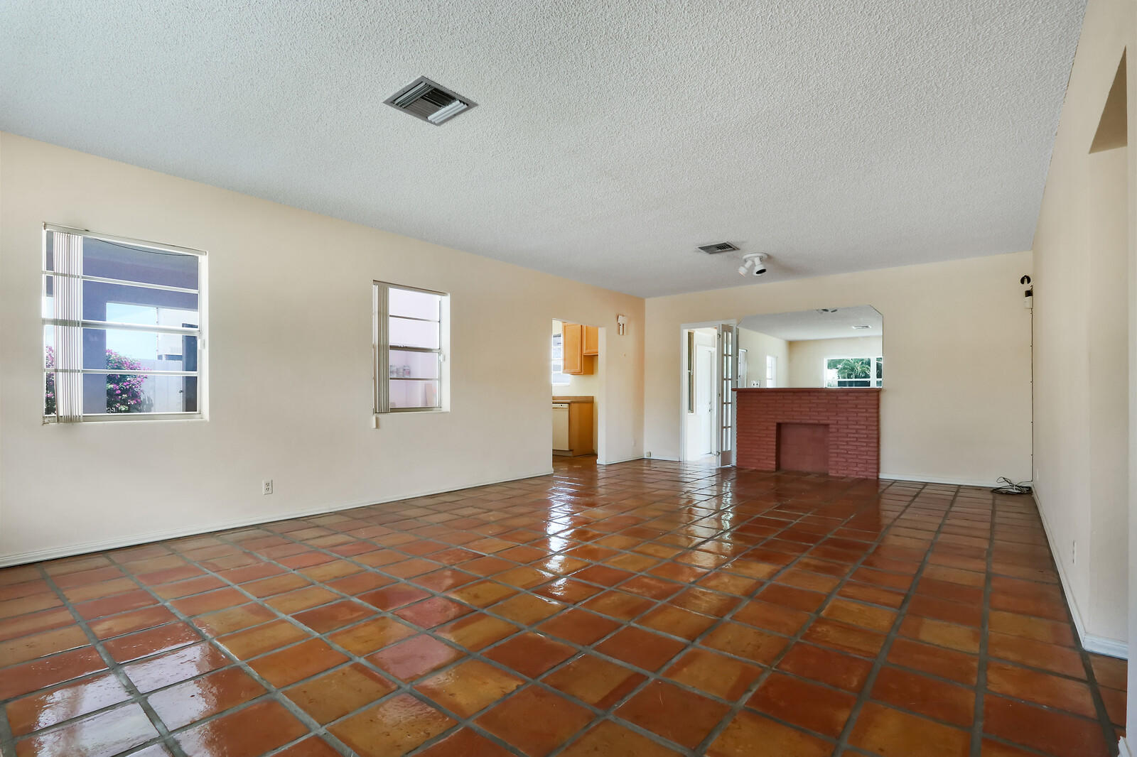 315 Pilgrim Road West Palm Beach, FL 33405 - Photo 6 of 24 05_Image_5_mls