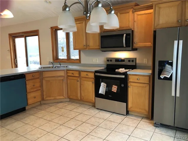 $299,999 | 9630 Nys Rt 365, Holland Patent, NY 13354