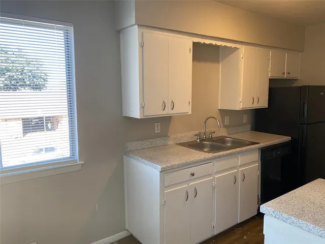 $800 | 4606 Monarch Street, Unit 214, Dallas, TX 75204