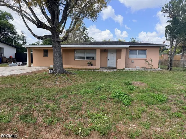 $1,500 | 434 Muskegon Avenue, Fort Myers, FL 33905