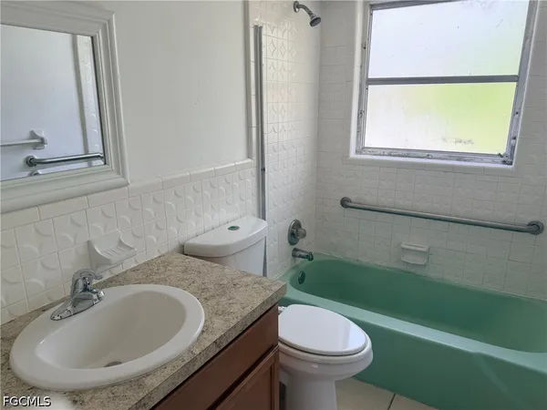 $1,500 | 434 Muskegon Avenue, Fort Myers, FL 33905