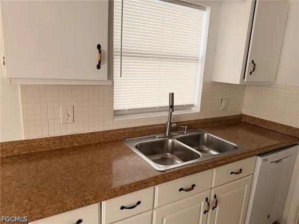 $1,500 | 434 Muskegon Avenue, Fort Myers, FL 33905