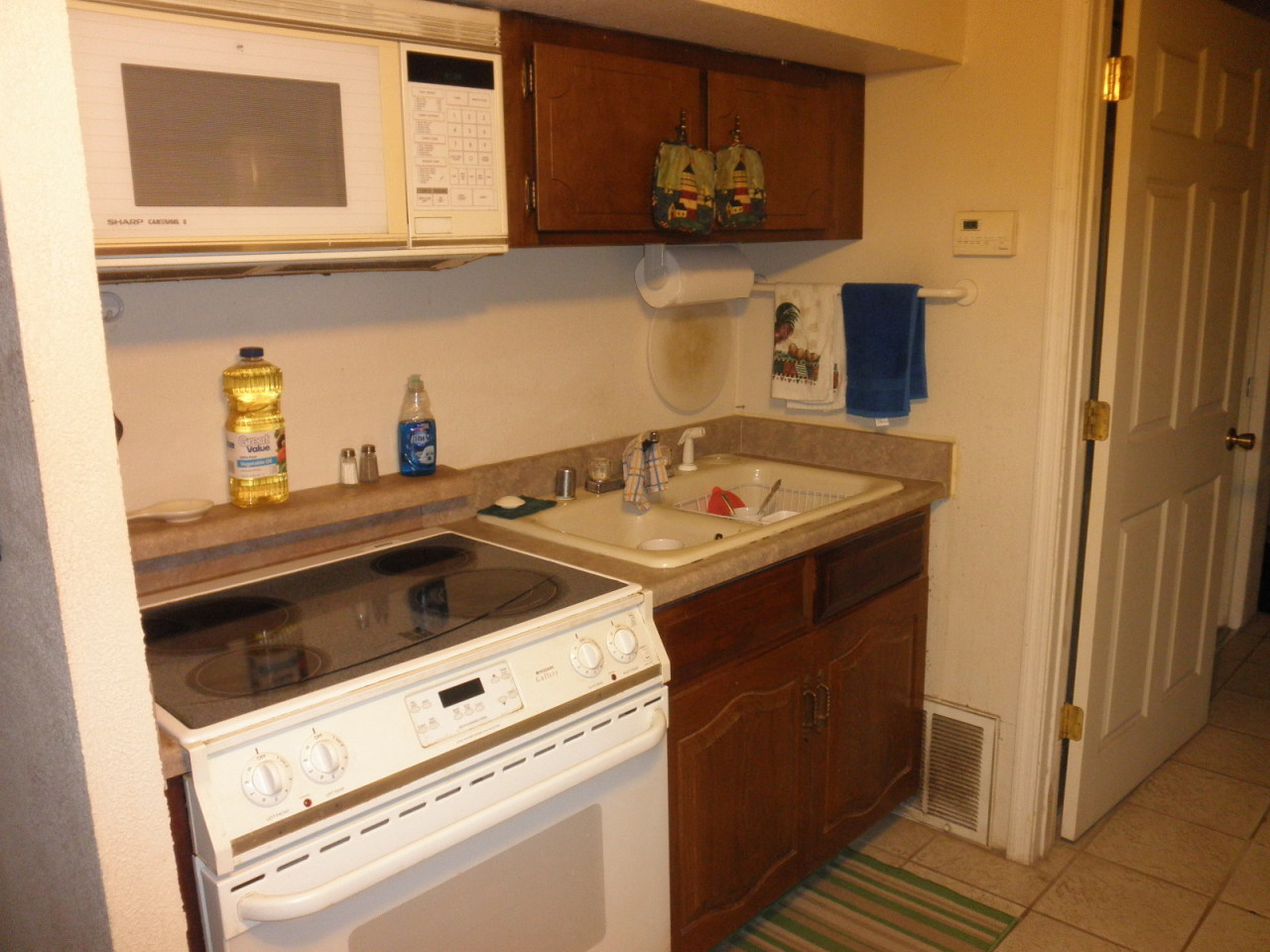 4148 West Carver Road Laveen, AZ 85339 - Photo 23 of 27 Guest House Kitchen