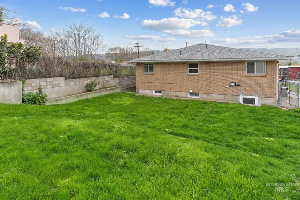 $450,000 | 303 Highland Avenue, Clarkston, WA 99403