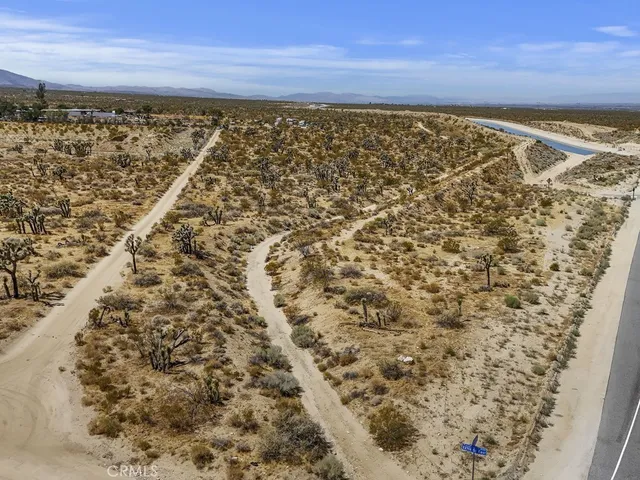 a view of an outdoor space