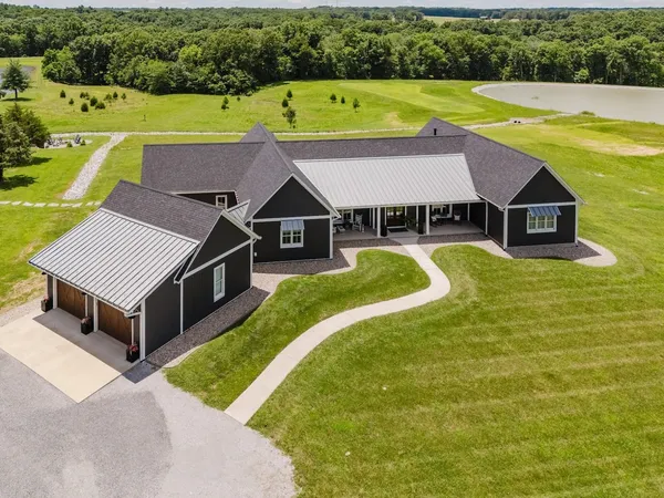 $2,099,999 | 455 Webb Town Lane, Tunnel Hill, IL 62972