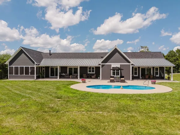 $2,099,999 | 455 Webb Town Lane, Tunnel Hill, IL 62972