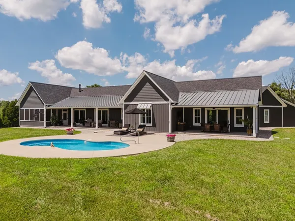 $2,099,999 | 455 Webb Town Lane, Tunnel Hill, IL 62972