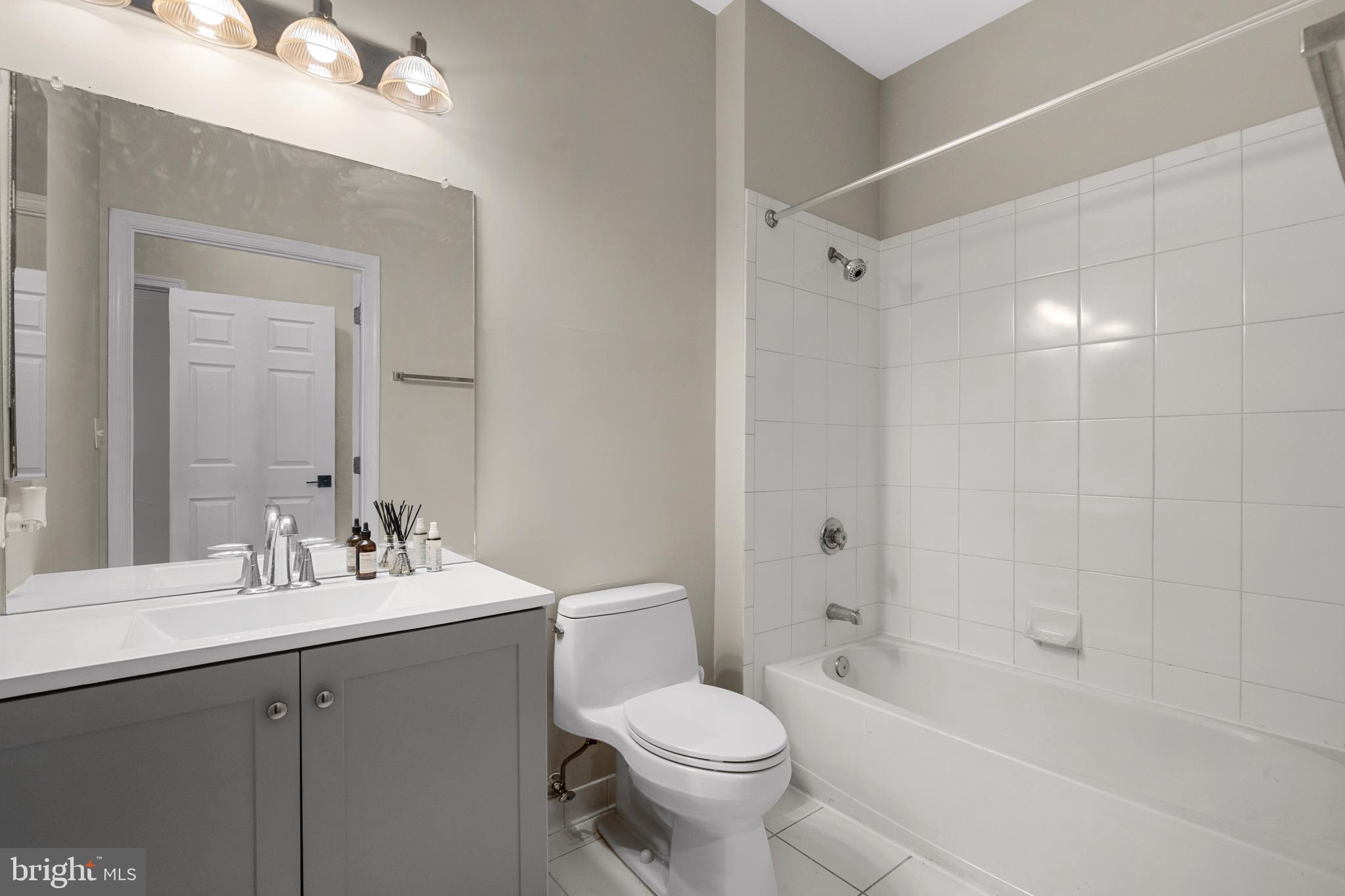 2726 Gallows Road, Unit 111 Vienna, VA 22180 - Photo 13 of 28