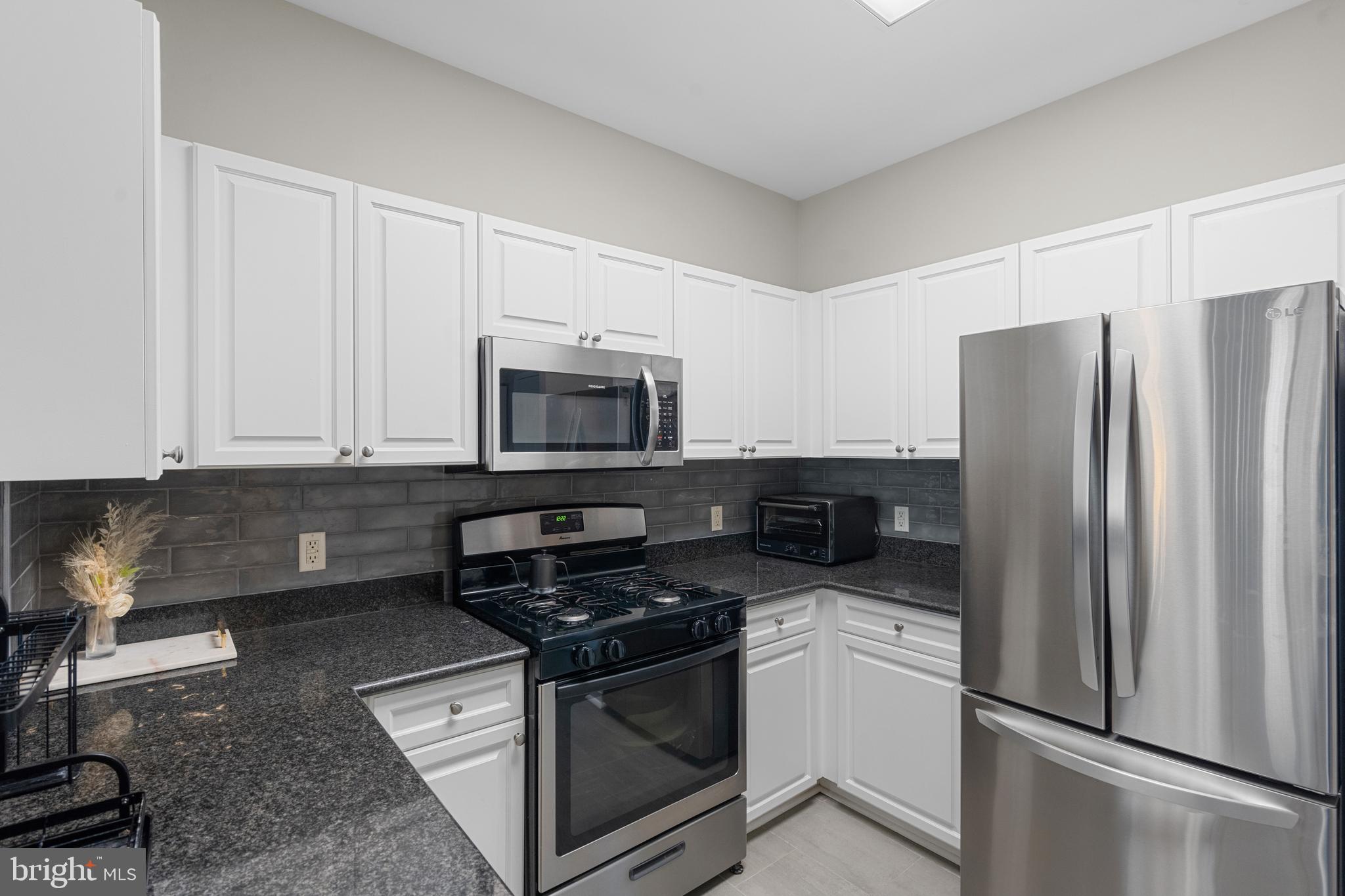 2726 Gallows Road, Unit 111 Vienna, VA 22180 - Photo 4 of 28