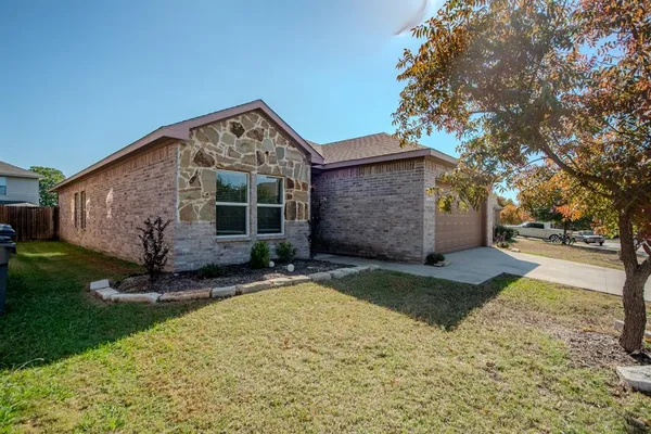 $2,000 | 2049 Meadow View Drive, Princeton, TX 75407