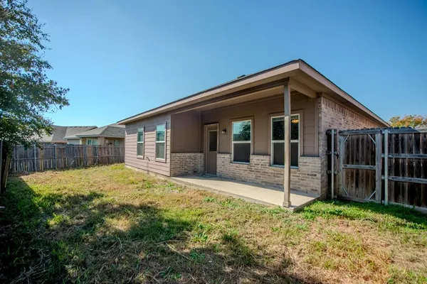 $2,000 | 2049 Meadow View Drive, Princeton, TX 75407