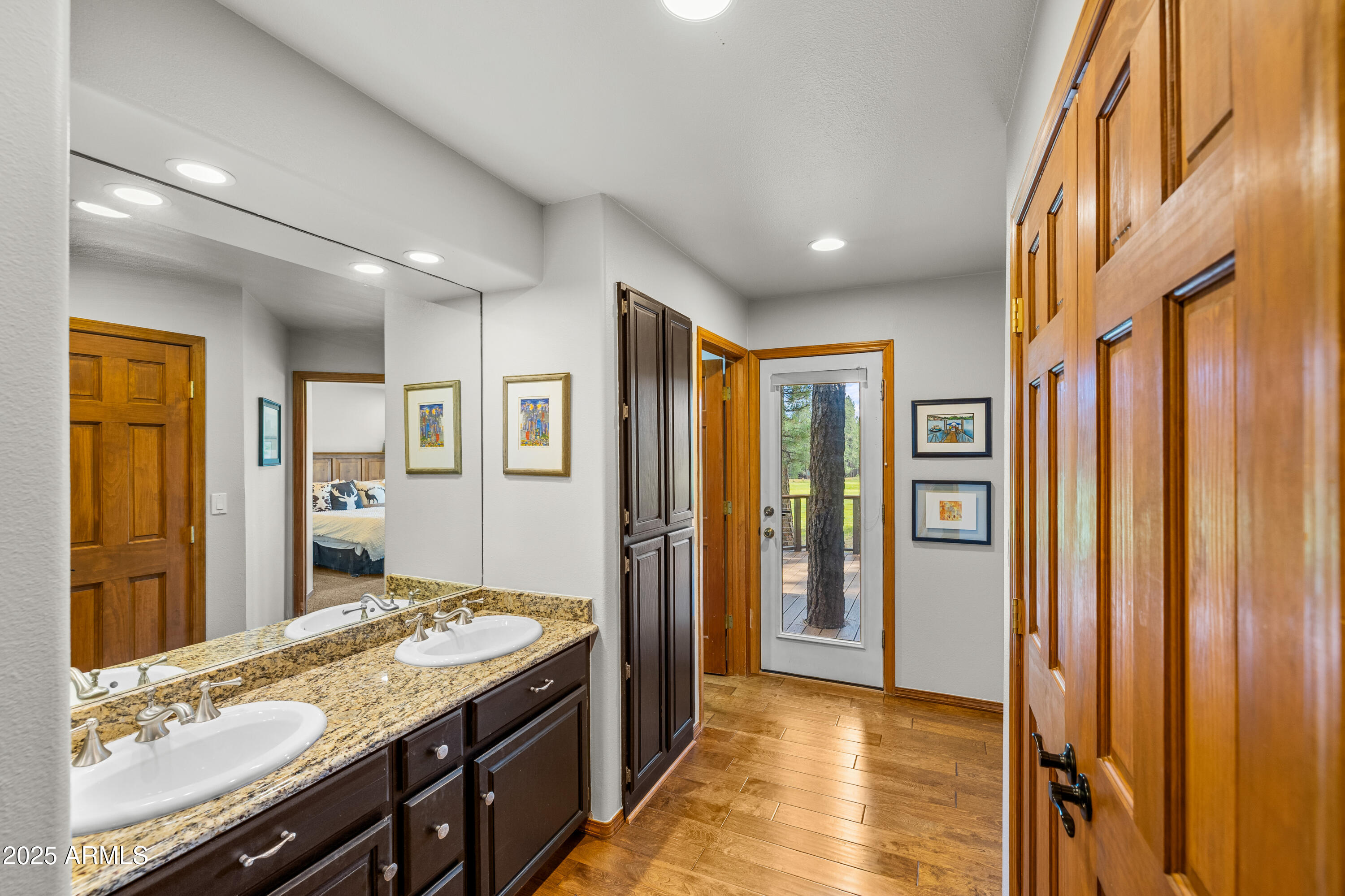 3068 Griffiths Spring Flagstaff, AZ 86005 - Photo 22 of 30 Jack and Jill Bath