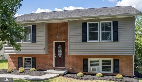 $400,000 | 605 Dunlap Street, Winchester, VA 22601