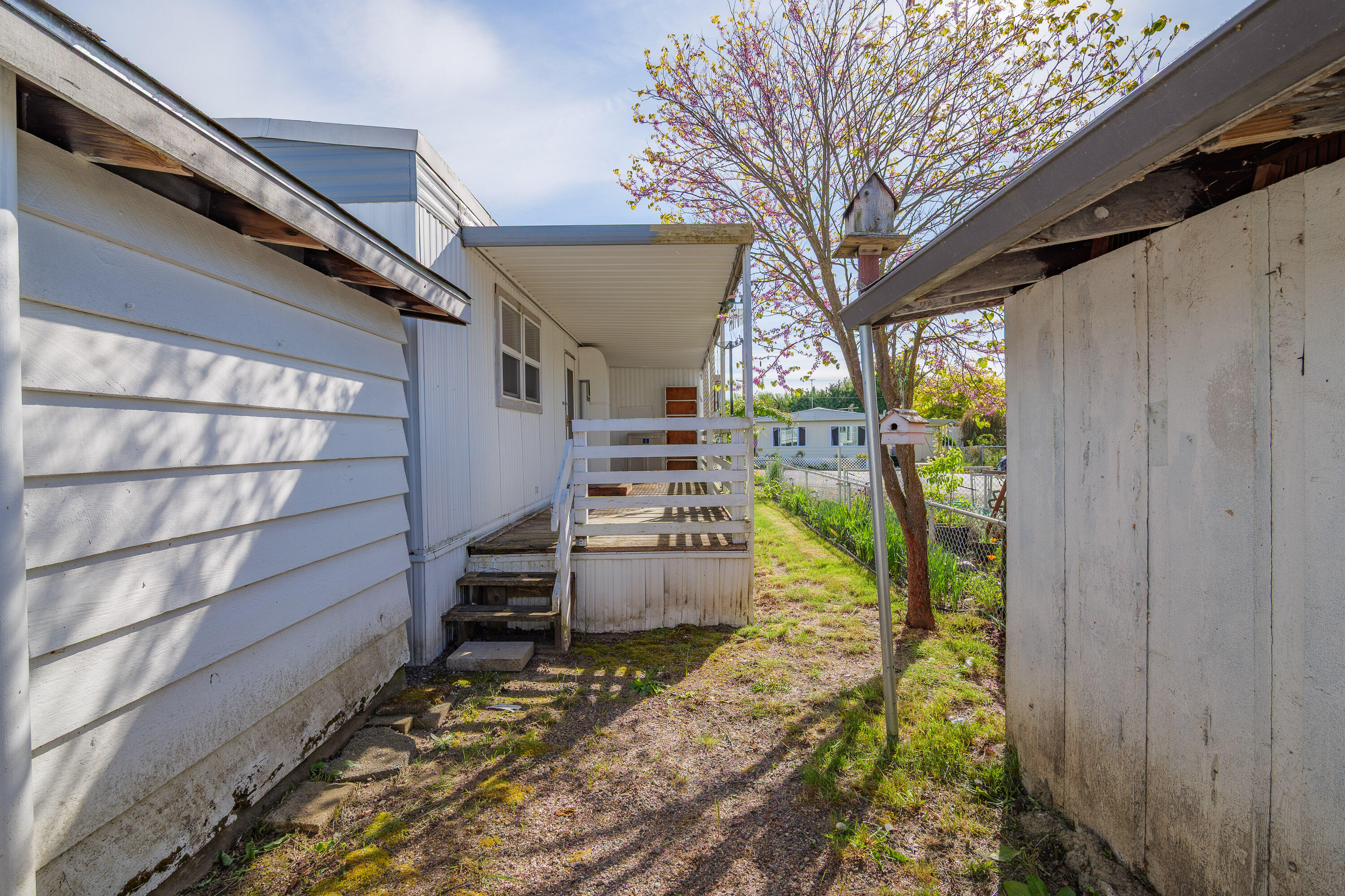 1241 Dowell Road, Unit 28 Grants Pass, OR 97527 - Photo 26 of 27 1241DowellRd#28-026