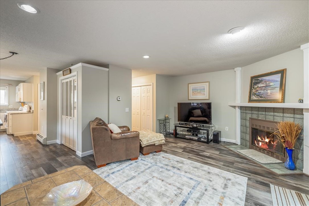2 Quartz Drive, Unit 2A Westerly, RI 02891 - Photo 5 of 20 Open Living