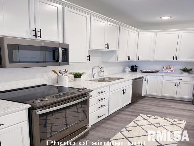2592 Middle Road, Unit 306 Bettendorf, IA 52722 - Photo 4 of 19 Gallery Image 4