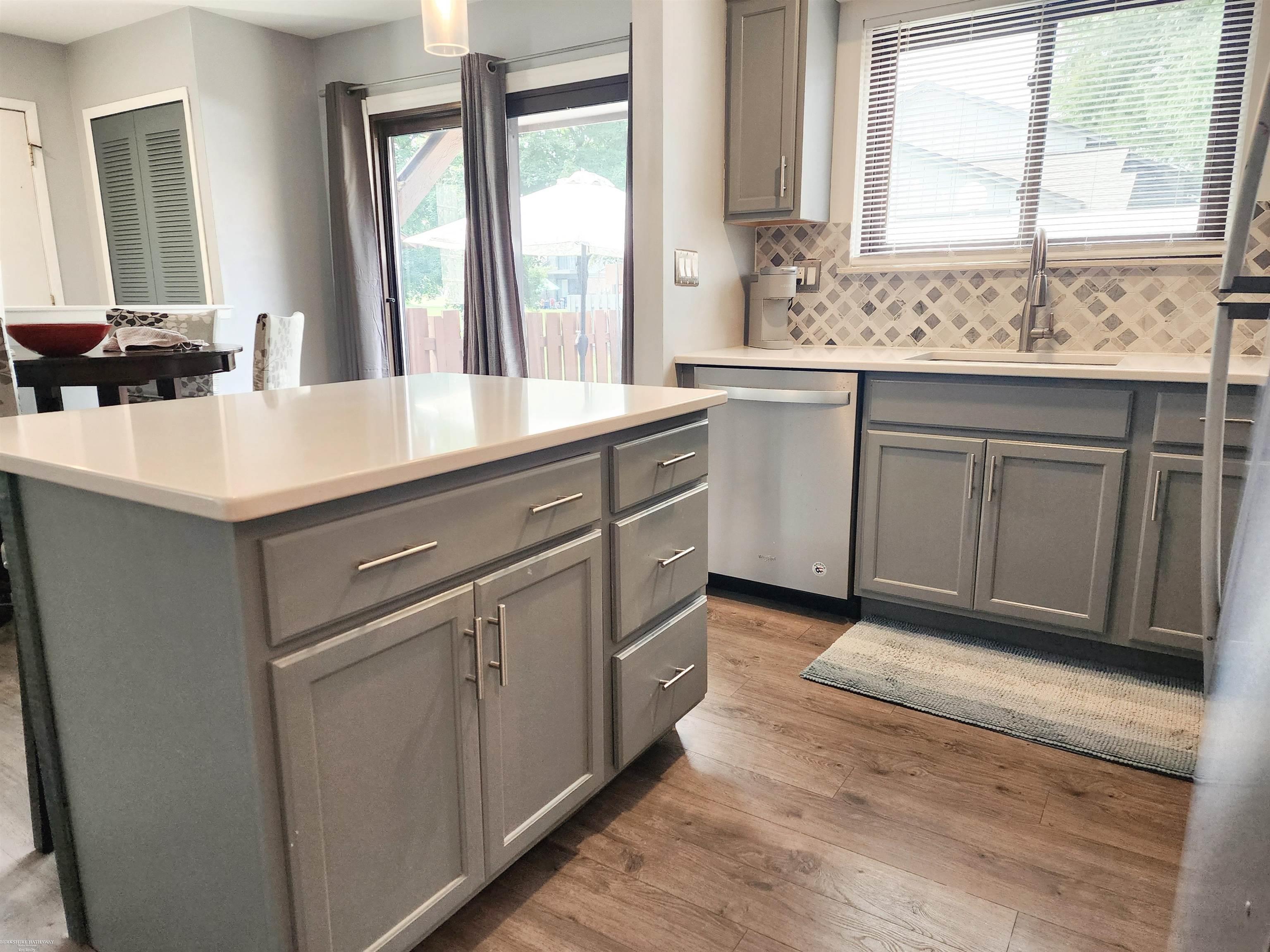 24813 Greenhill Road Warren, MI 48091 - Photo 29 of 51 50153451-43897e8b-def3-4d9d-9435-76f973541666.JPG