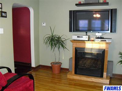 1521 Strand Road Fort Wayne, IN 46808 - Photo 3 of 19 Gallery Image 3
