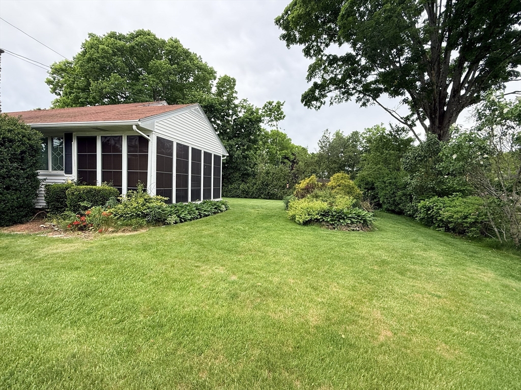 33 Slater Street Webster, MA 01570 - Photo 10 of 24
