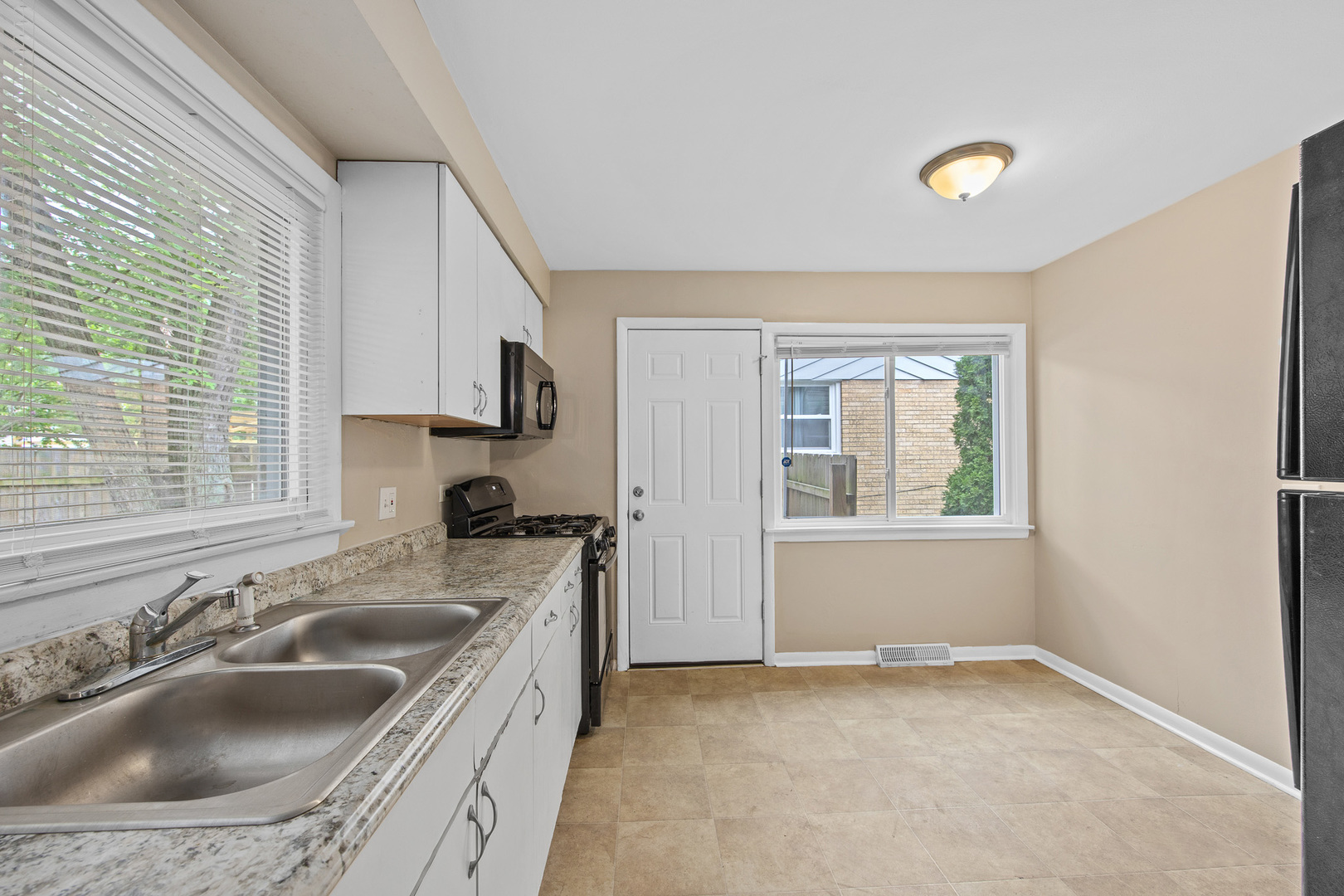 2205 Willow Road Homewood, IL 60430 - Photo 9 of 30 Gallery Image 9