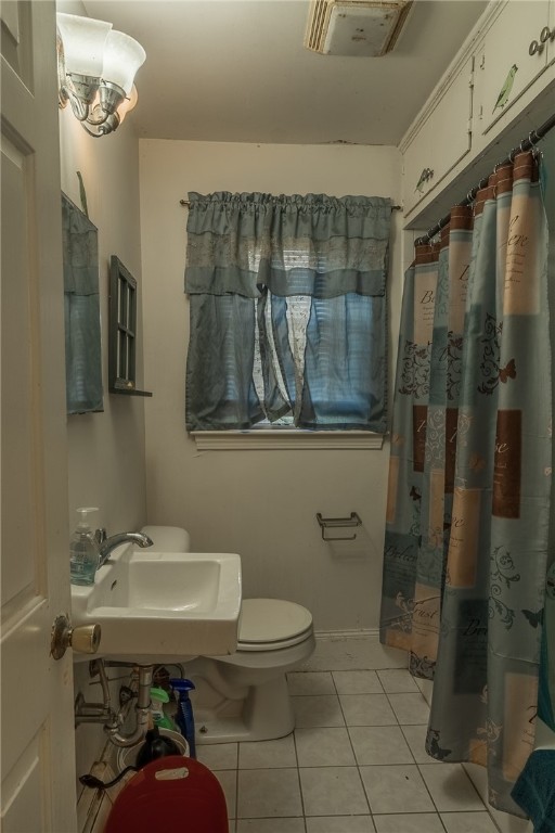 74 Perry Street Bristol, RI 02809 - Photo 16 of 29 1st Floor Bathroom