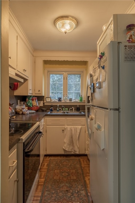 74 Perry Street Bristol, RI 02809 - Photo 3 of 29 2nd Floor Kitchen