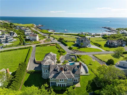 $8,200,000 | 41 Castle Hill Avenue, Newport, RI 02840