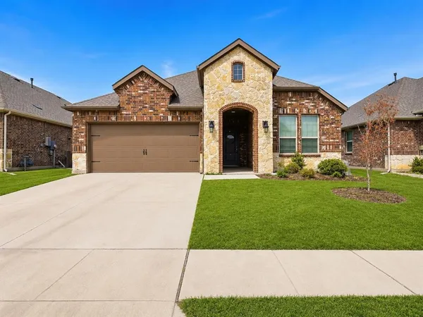 $297,750 | 10407 Twisting Spgs Drive, Aubrey, TX 76227