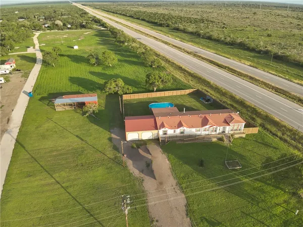 $474,000 | 126 County Road 613, Skidmore, TX 78389