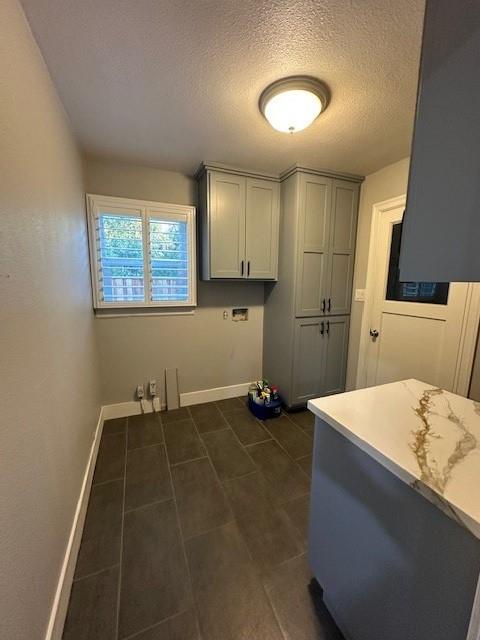 2550 4th Avenue Merced, CA 95340 - Photo 25 of 34 a room with a bed and a chandelier