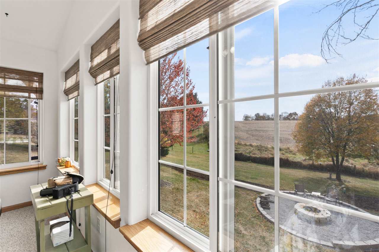 5709 Oak Crest Hill Road Southeast Riverside, IA 52327 - Photo 17 of 70 Gallery Image 17