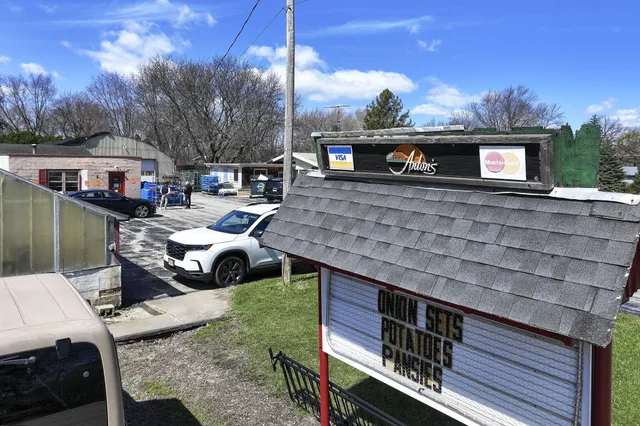 $599,900 | 9140 Cooper Road, Pleasant Prairie, WI 53158