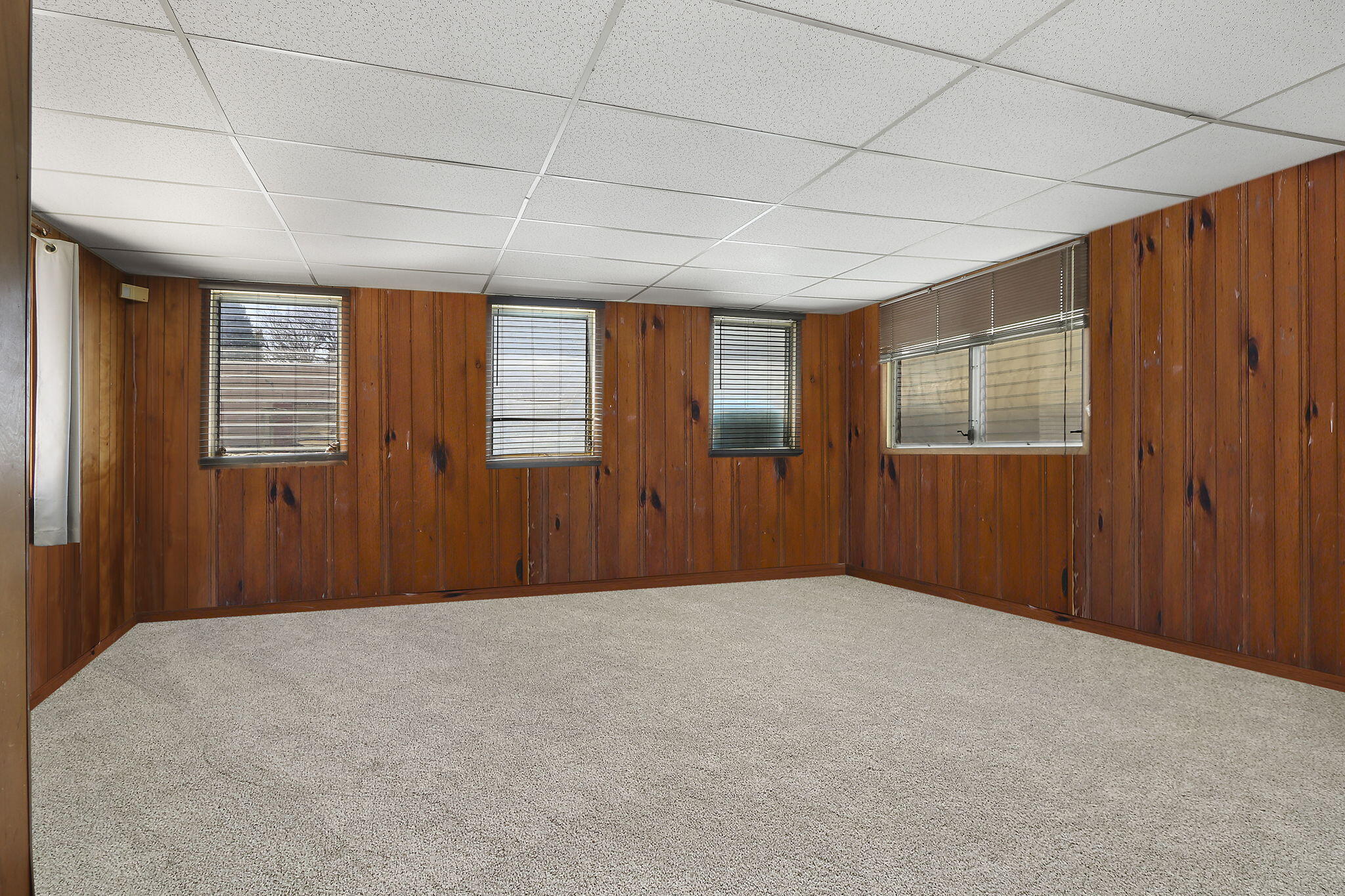 9140 Cooper Road Pleasant Prairie, WI 53158 - Photo 4 of 39 9140 - Family room