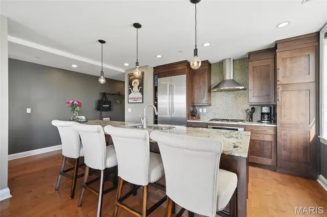 $529,000 | 232 North Kingshighway Boulevard, Unit 907, St. Louis, MO 63108
