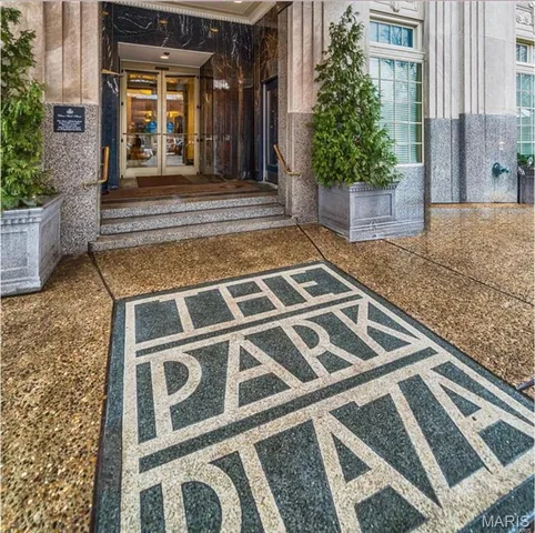 $529,000 | 232 North Kingshighway Boulevard, Unit 907, St. Louis, MO 63108