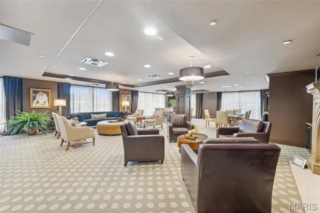 $529,000 | 232 North Kingshighway Boulevard, Unit 907, St. Louis, MO 63108