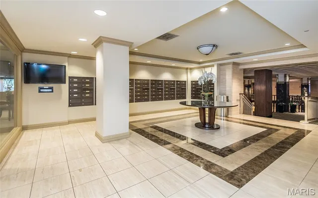 $529,000 | 232 North Kingshighway Boulevard, Unit 907, St. Louis, MO 63108