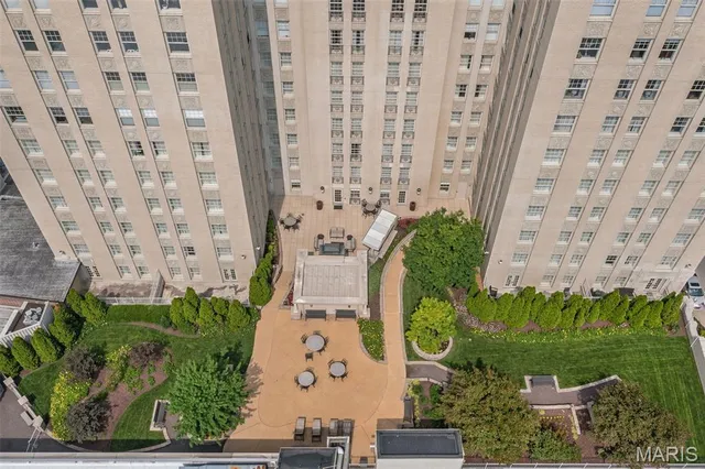 $529,000 | 232 North Kingshighway Boulevard, Unit 907, St. Louis, MO 63108