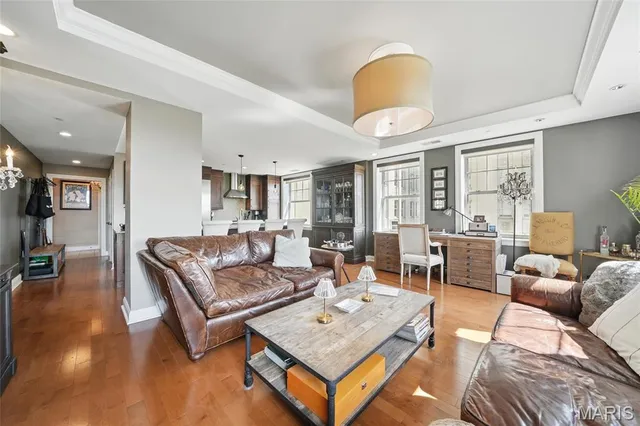 $529,000 | 232 North Kingshighway Boulevard, Unit 907, St. Louis, MO 63108