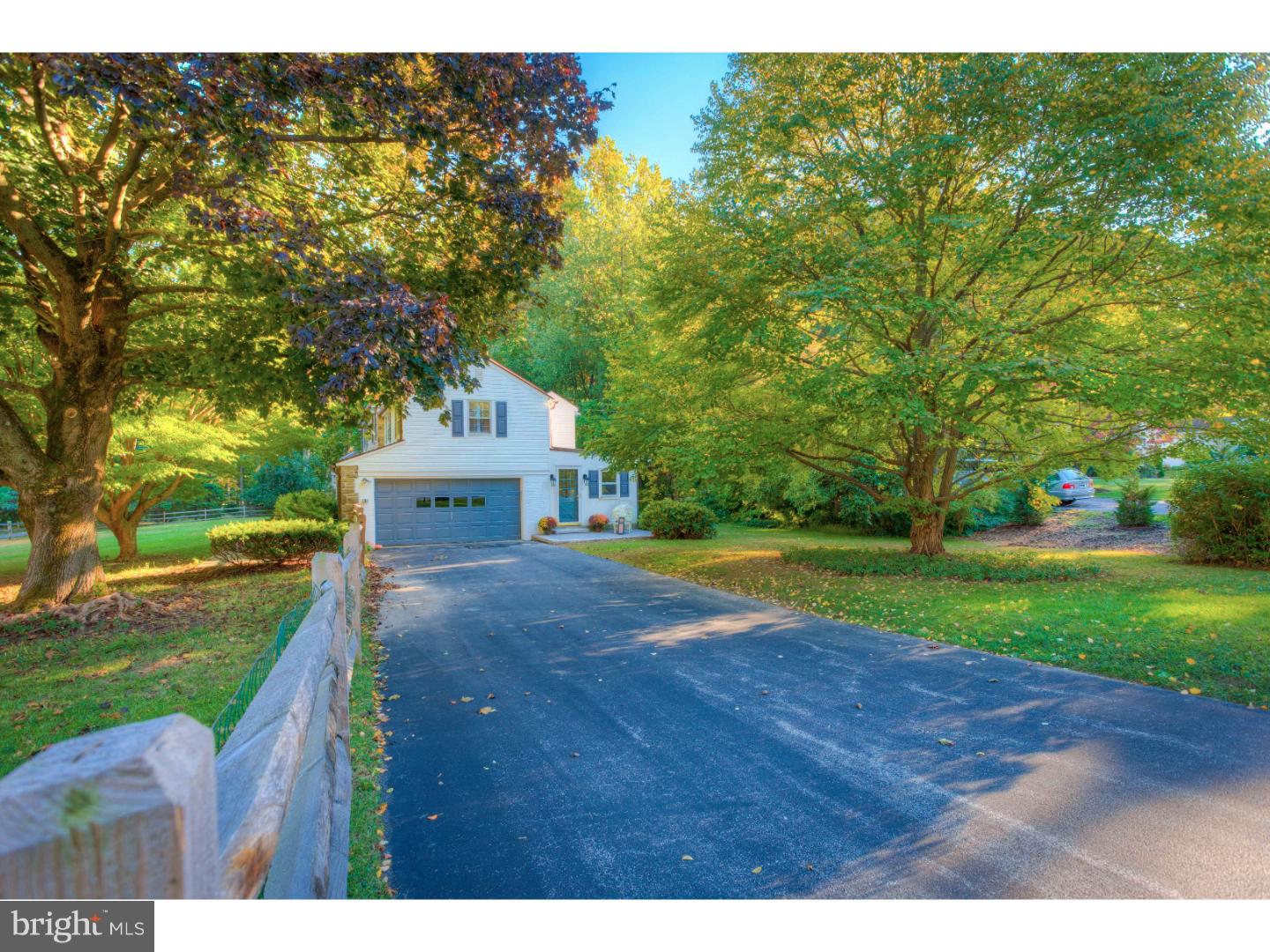 215 Deepdale Road Wayne, PA 19087 - Photo 22 of 23 Driveway