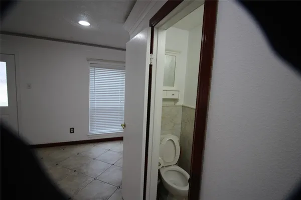 $2,400 | 458 Woodrail Drive, Webster, TX 77598