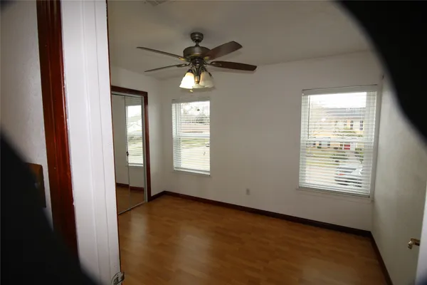 $2,400 | 458 Woodrail Drive, Webster, TX 77598