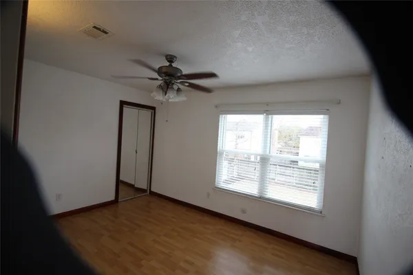 $2,400 | 458 Woodrail Drive, Webster, TX 77598